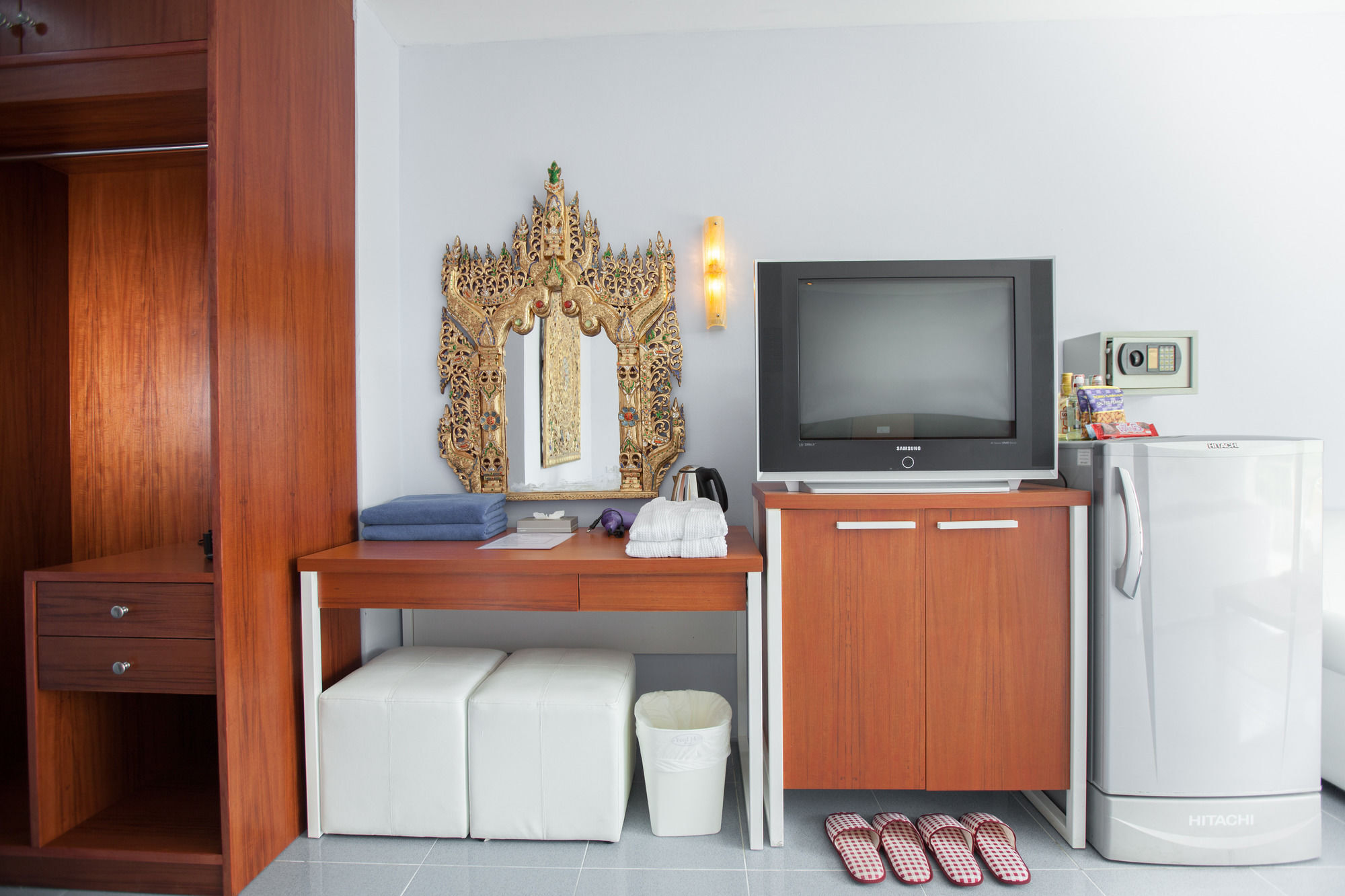 Chalong Beach Hotel Phuket Rawai Exterior photo