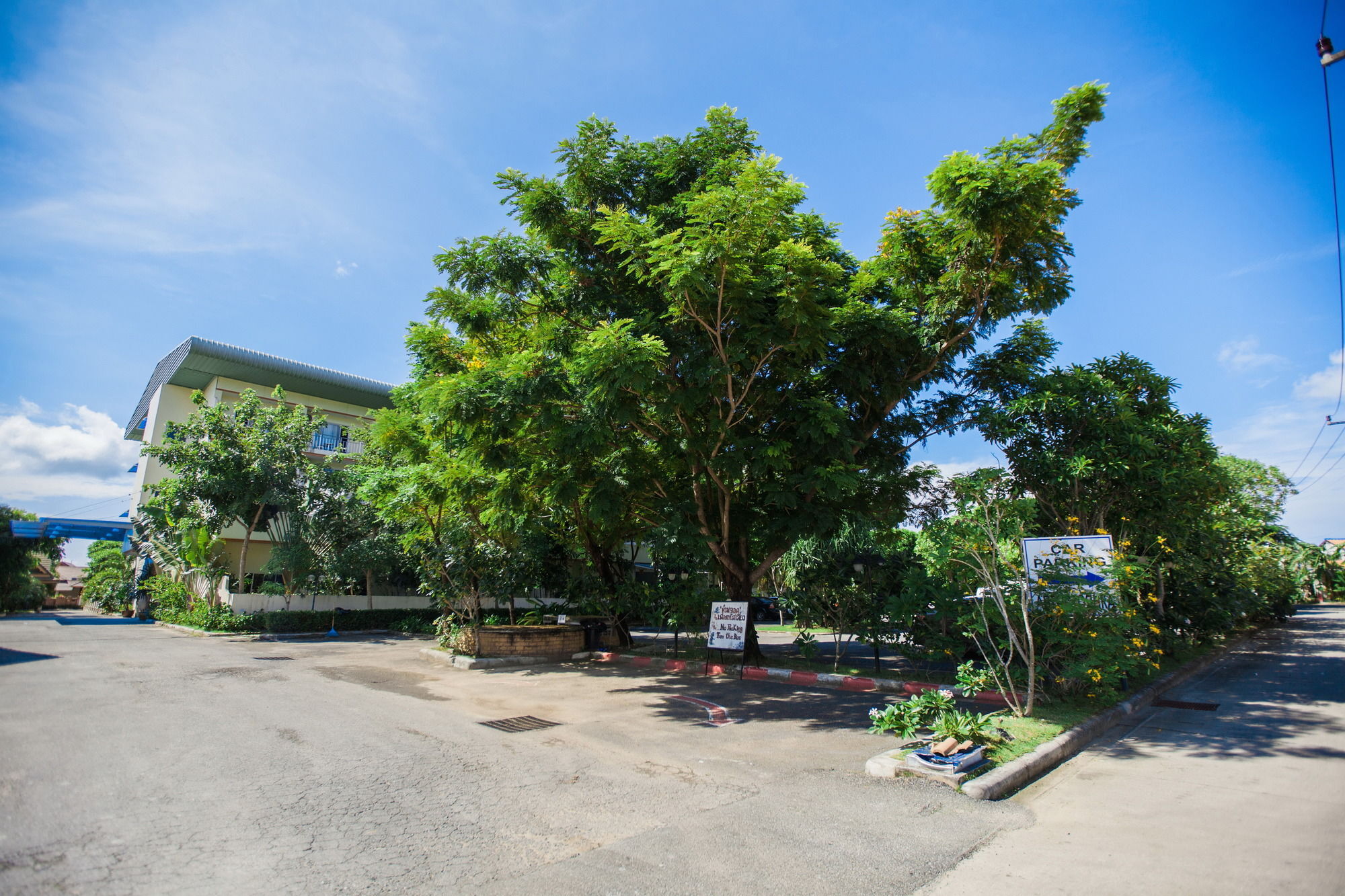Chalong Beach Hotel Phuket Rawai Exterior photo
