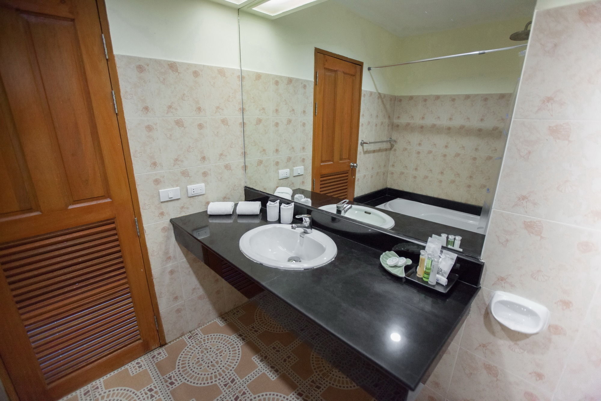 Chalong Beach Hotel Phuket Rawai Exterior photo