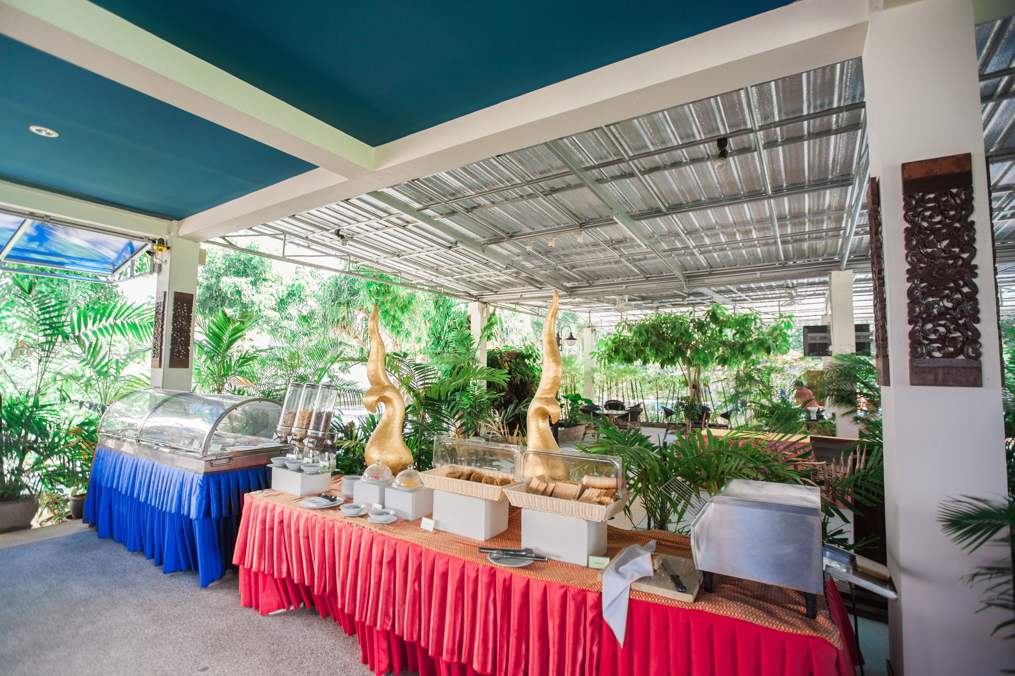 Chalong Beach Hotel Phuket Rawai Exterior photo