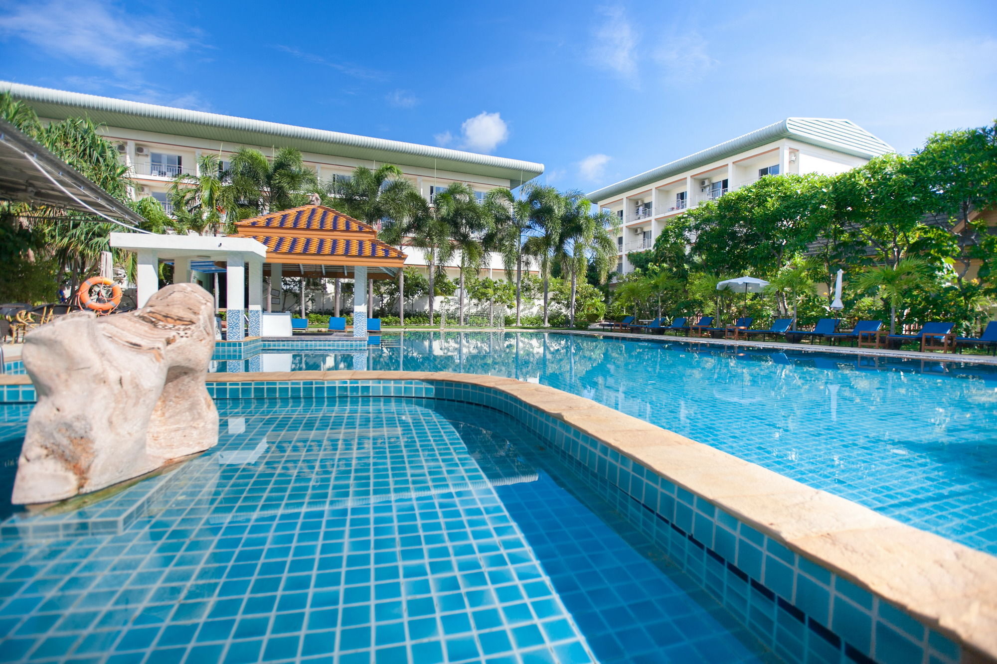 Chalong Beach Hotel Phuket Rawai Exterior photo